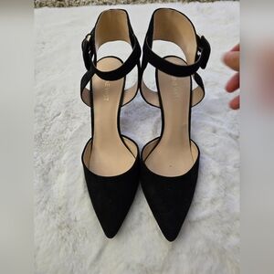 Nine West Black Heels with Pointed Toe and Ankle Strap